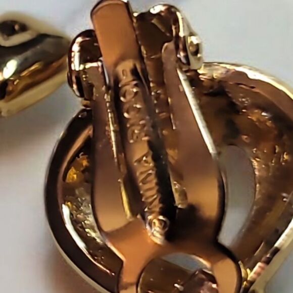 Nina Ricci Gold and Red Heart Clip Earrings Vintage - Picture 2 of 4